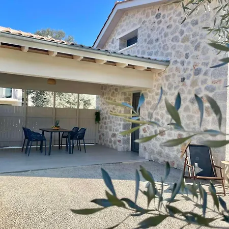 Yannis Retreat Lefkáda