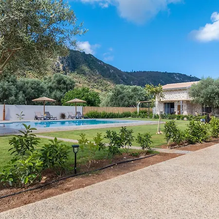 Yannis Retreat Lefkada City