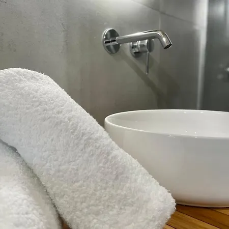 Yannis Retreat Lefkada City